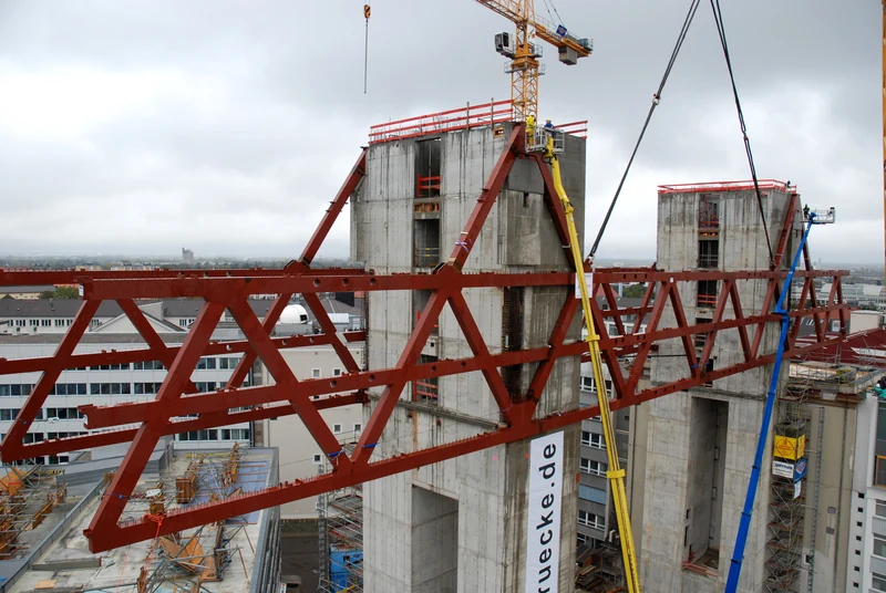 Medienbrücke München – Stahlbaumontage von Lochner